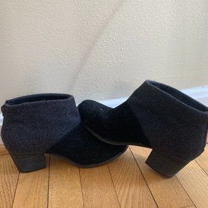 Women's TOM's heeled booties size 6.5
